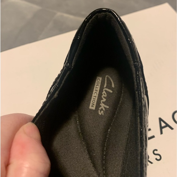 ❤️GORGEOUS AND BRAND NEW CLARKS BLACK FAUX CROC LEATHER LOAFERS IN SIZE 9M❤️ - Picture 6 of 9